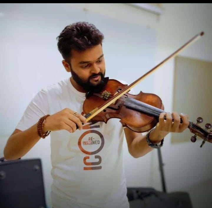 Akshat Kamavisdar Bollywood