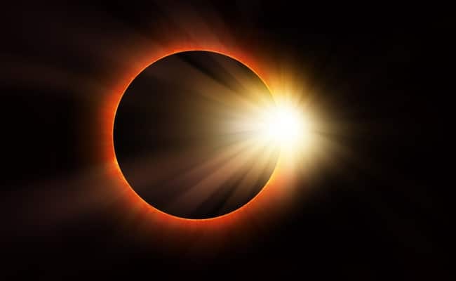 solar eclipse उदाहरण स्वरूप