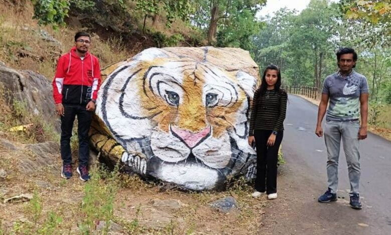 LION ON ROAD